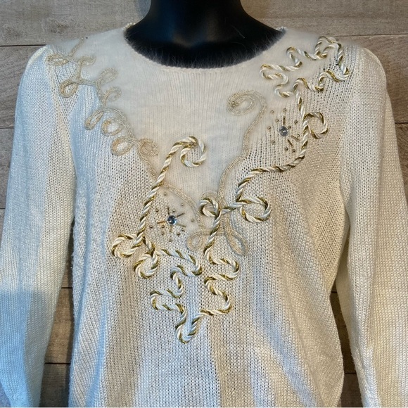 Vintage Franco Valeri women’s white embellished sweater in size x-large - Picture 3 of 8